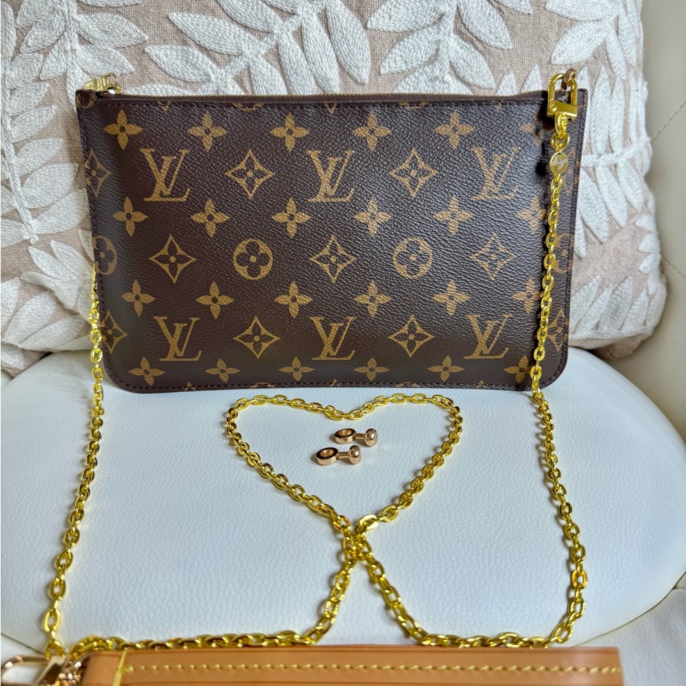 💠💠SOLD!💠💠 Louis Vuitton Neverfull GM Pouch